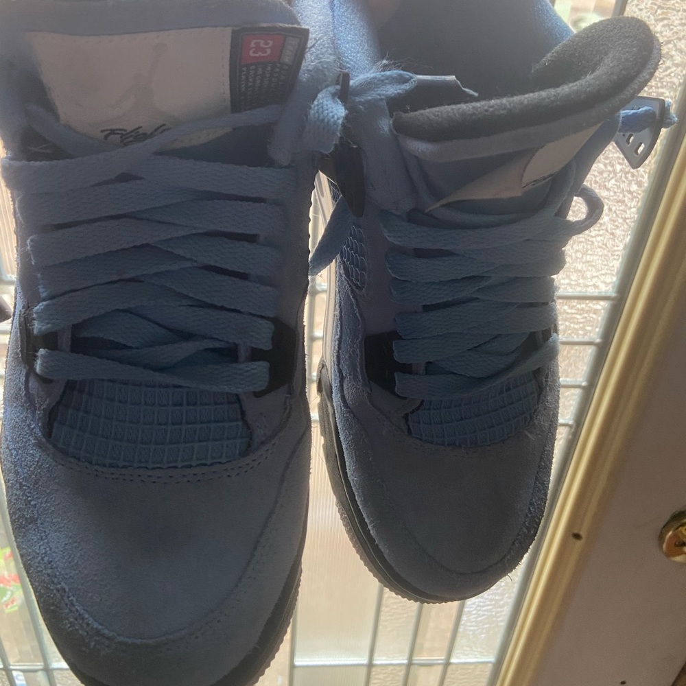 Jordan 4 university blue